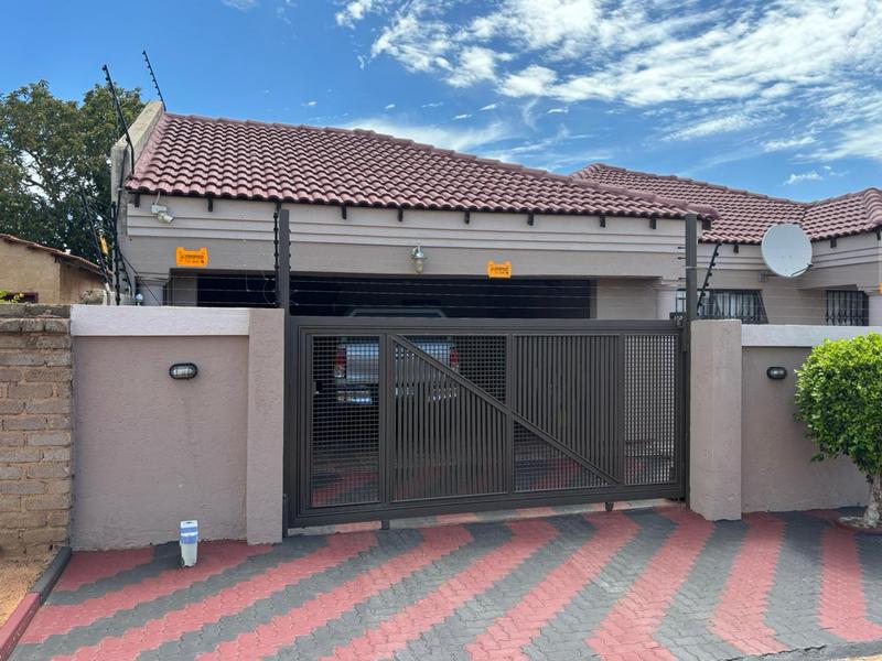 4 Bedroom Property for Sale in Winterveldt Gauteng