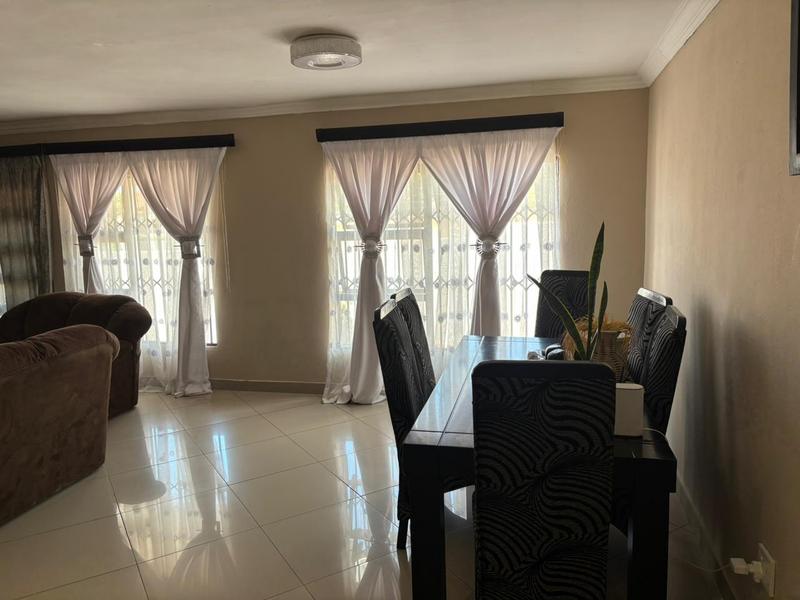 4 Bedroom Property for Sale in Winterveldt Gauteng