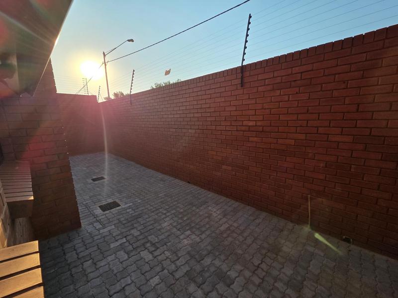 To Let 3 Bedroom Property for Rent in Erasmia Gauteng