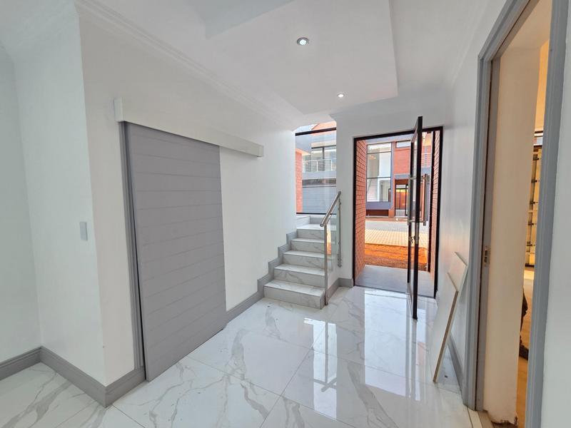 To Let 3 Bedroom Property for Rent in Erasmia Gauteng