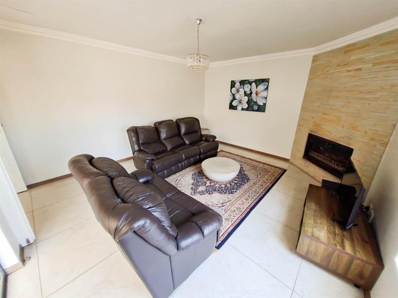 5 Bedroom Property for Sale in Eldoraigne Gauteng