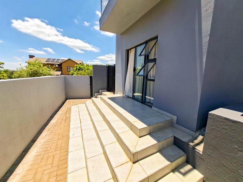 5 Bedroom Property for Sale in Eldoraigne Gauteng