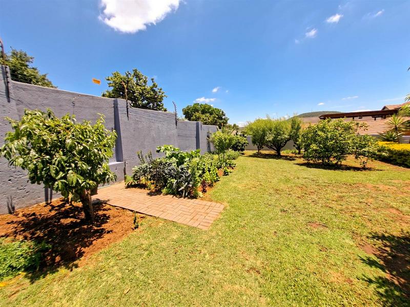 5 Bedroom Property for Sale in Eldoraigne Gauteng