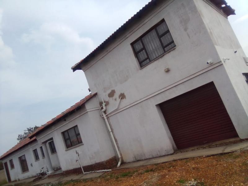 4 Bedroom Property for Sale in Vaaloewer Gauteng