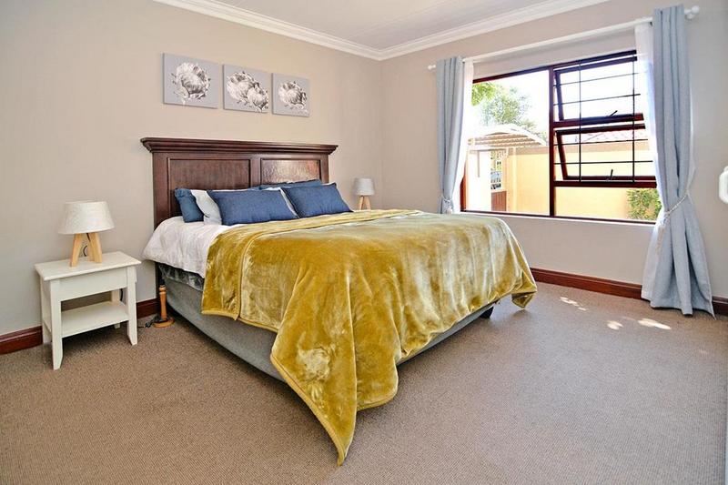 2 Bedroom Property for Sale in Bryanston Gauteng