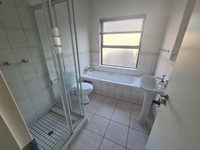 2 Bedroom Property for Sale in Magaliessig Gauteng