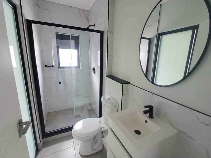 To Let 2 Bedroom Property for Rent in Waterfall Gauteng