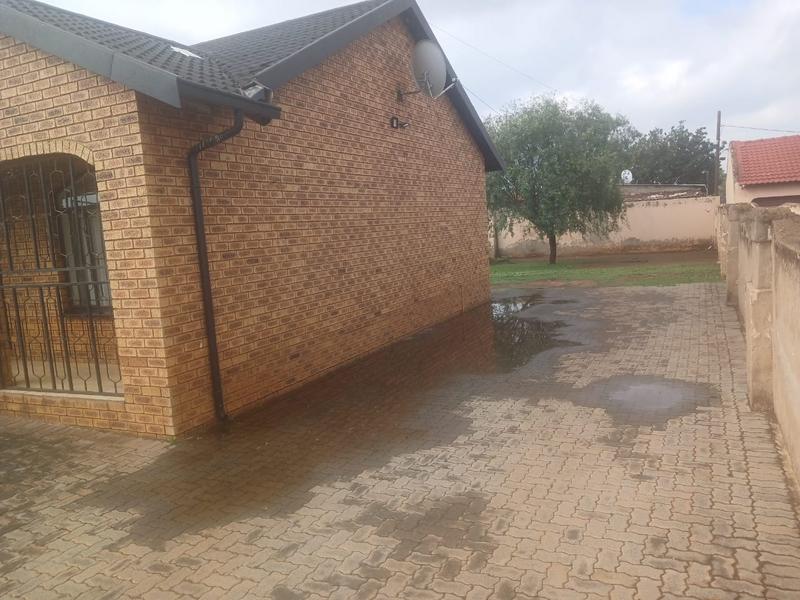 4 Bedroom Property for Sale in Palm Ridge Gauteng
