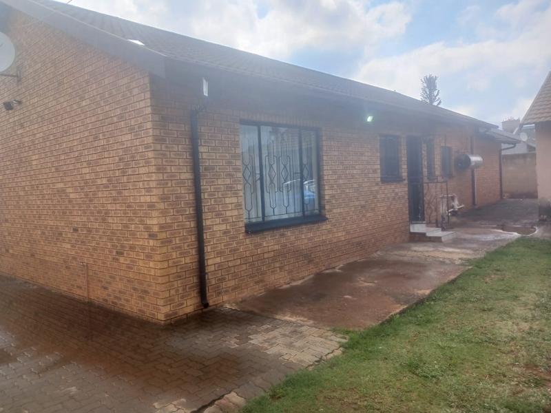 4 Bedroom Property for Sale in Palm Ridge Gauteng