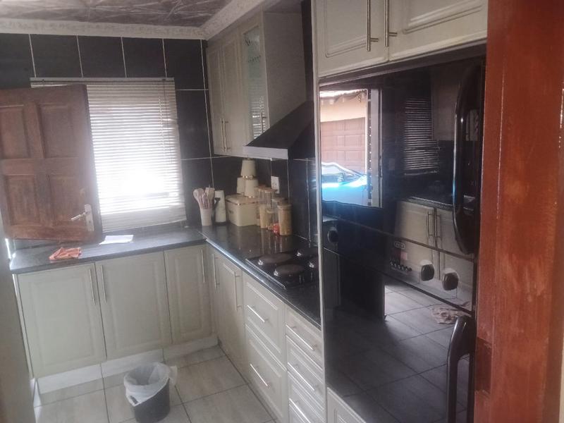 4 Bedroom Property for Sale in Palm Ridge Gauteng