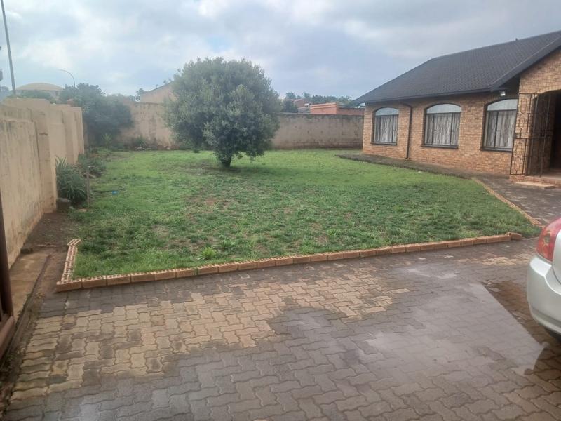 4 Bedroom Property for Sale in Palm Ridge Gauteng