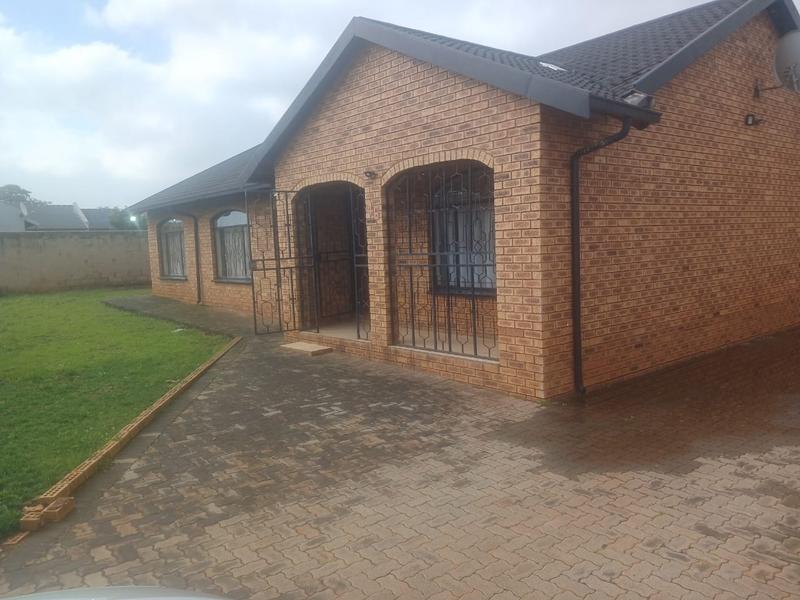 4 Bedroom Property for Sale in Palm Ridge Gauteng
