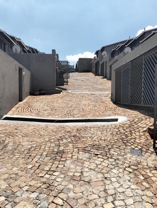 3 Bedroom Property for Sale in Ridgeway A Gauteng