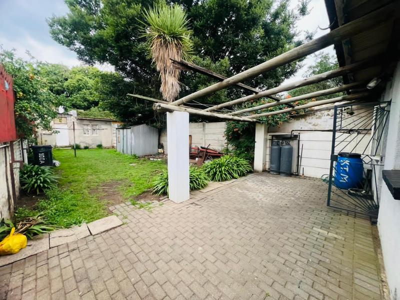 6 Bedroom Property for Sale in Brixton Gauteng