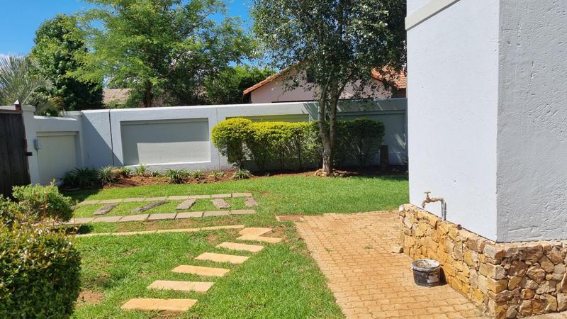 To Let 4 Bedroom Property for Rent in Midfield Estate Gauteng