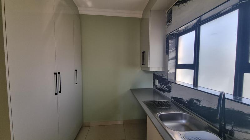 To Let 4 Bedroom Property for Rent in Midfield Estate Gauteng