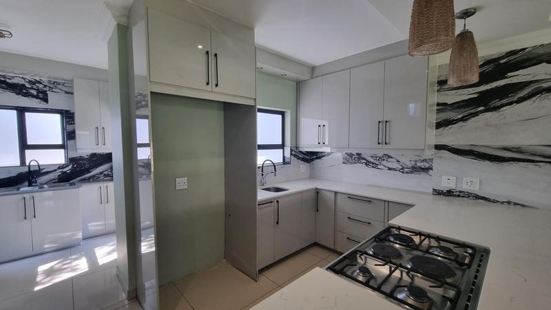 To Let 4 Bedroom Property for Rent in Midfield Estate Gauteng