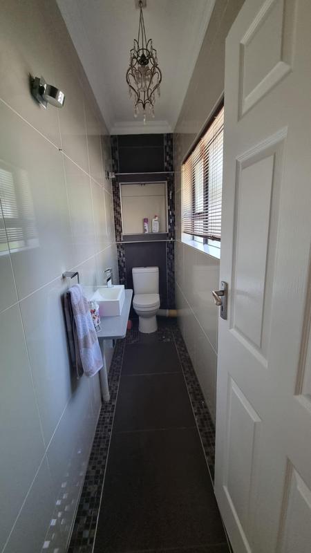 To Let 4 Bedroom Property for Rent in Midfield Estate Gauteng