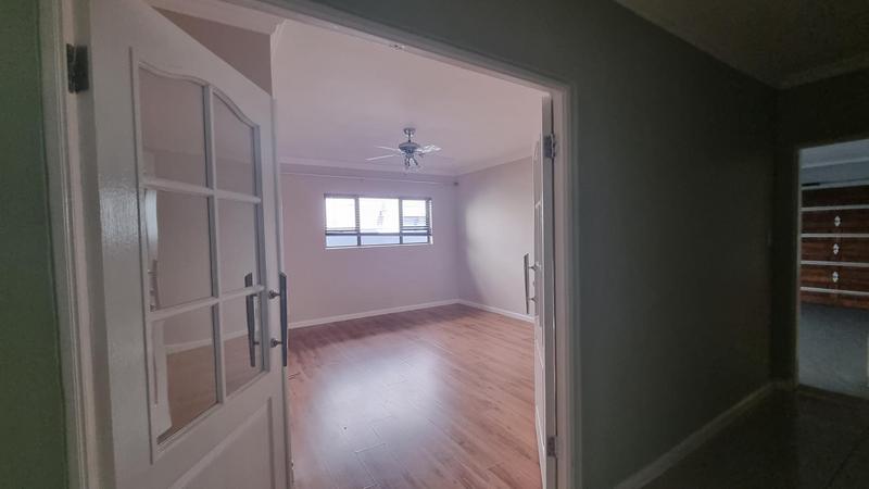 To Let 4 Bedroom Property for Rent in Midfield Estate Gauteng