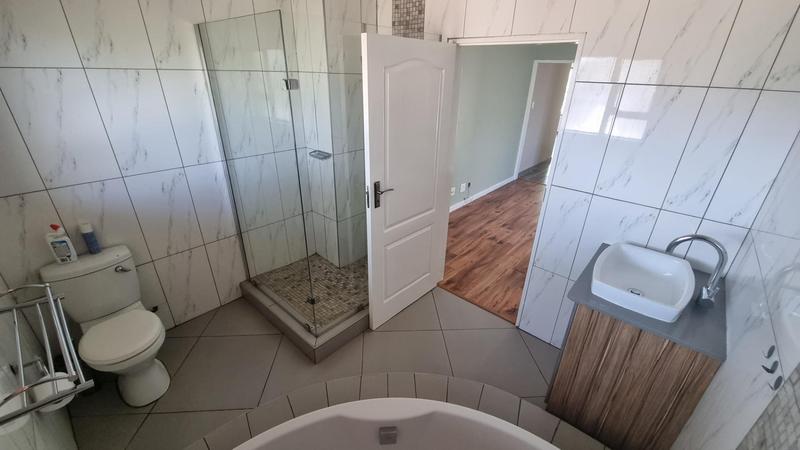 To Let 4 Bedroom Property for Rent in Midfield Estate Gauteng