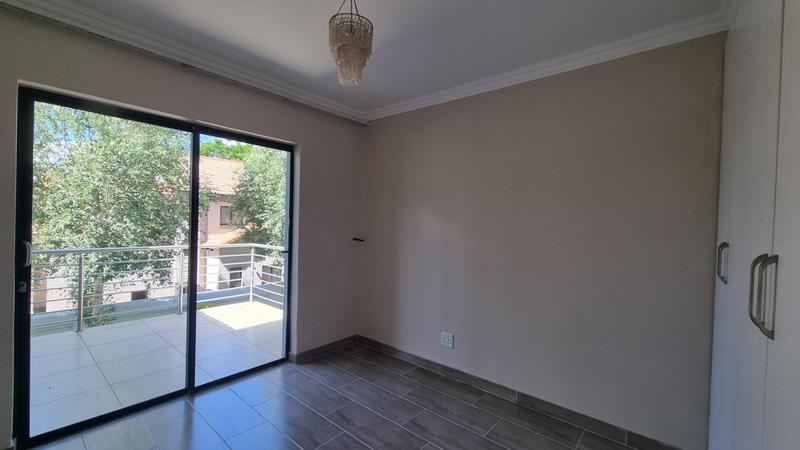 To Let 4 Bedroom Property for Rent in Midfield Estate Gauteng