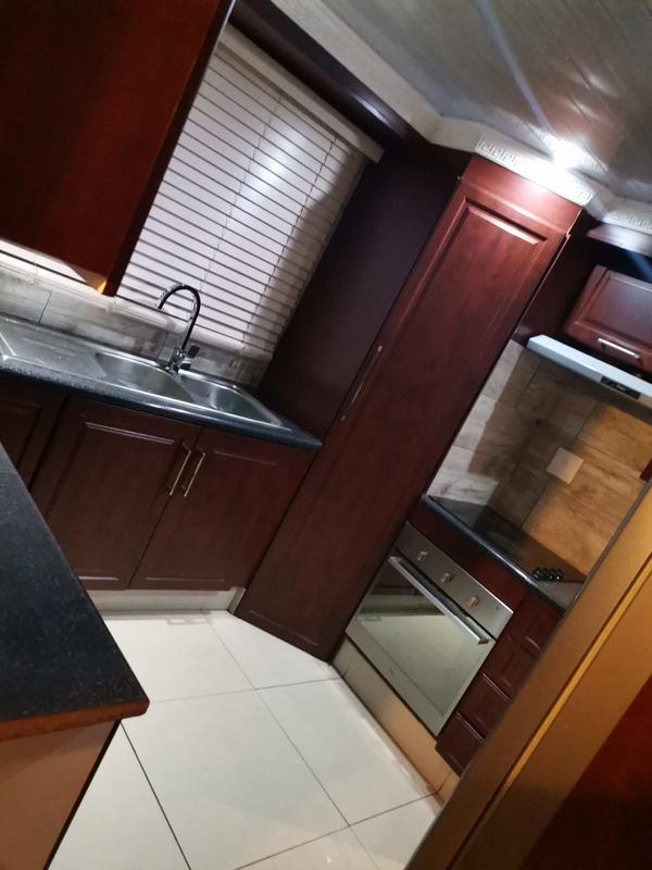 To Let 2 Bedroom Property for Rent in Zola Gauteng