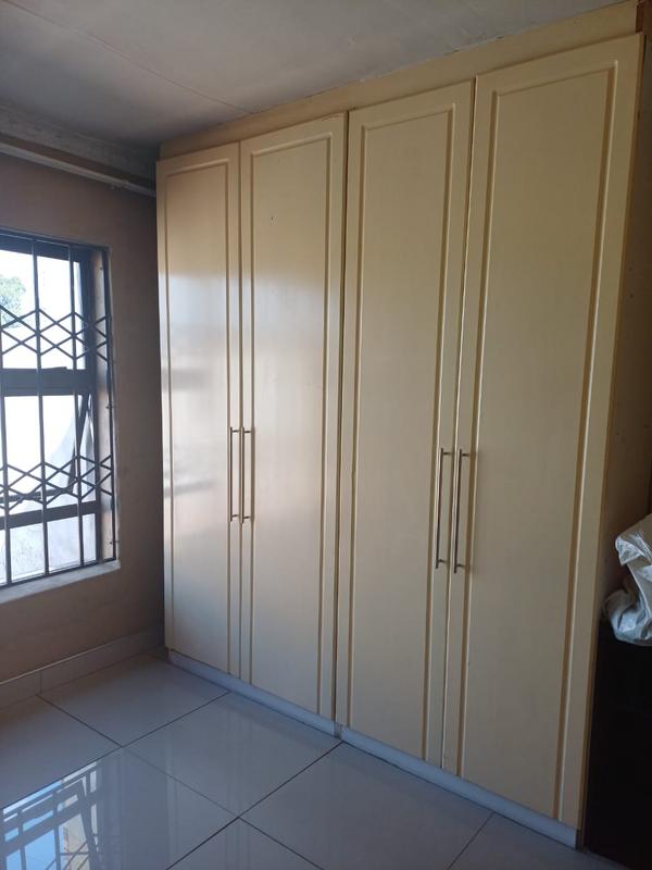 To Let 2 Bedroom Property for Rent in Zola Gauteng