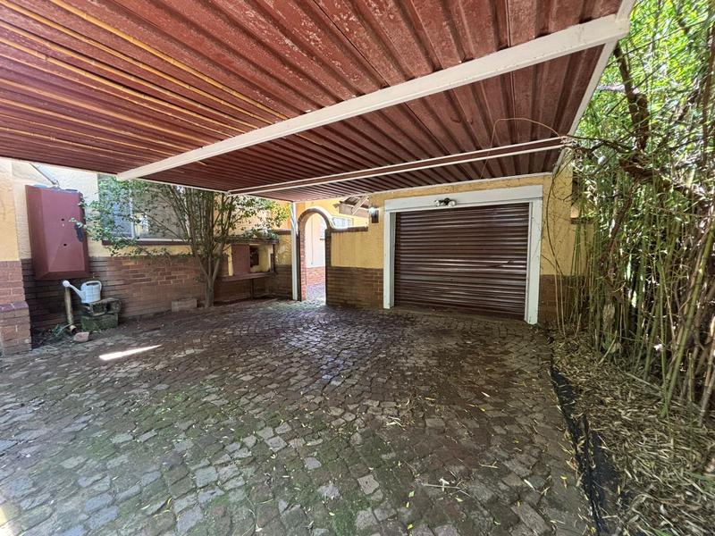 4 Bedroom Property for Sale in Florida Park Gauteng