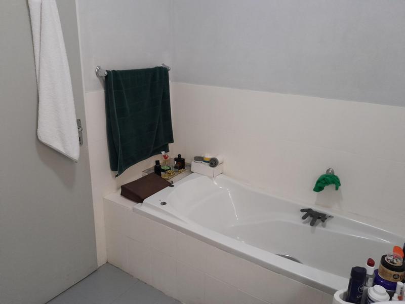 To Let 3 Bedroom Property for Rent in Sunnyrock Gauteng