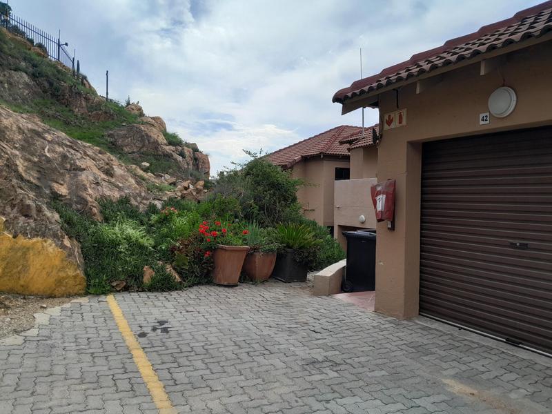 To Let 3 Bedroom Property for Rent in Sunnyrock Gauteng