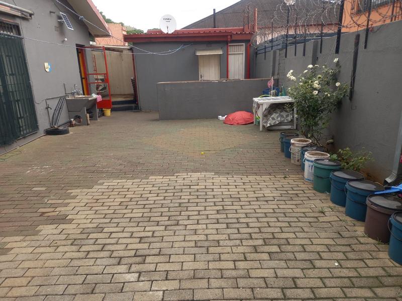 2 Bedroom Property for Sale in Bezuidenhout Valley Gauteng