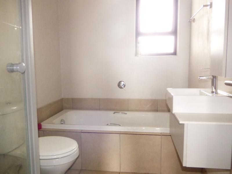 To Let 2 Bedroom Property for Rent in Broadacres Gauteng