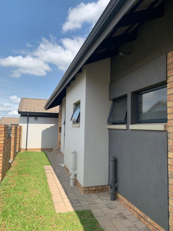 To Let 3 Bedroom Property for Rent in Amberfield Gauteng