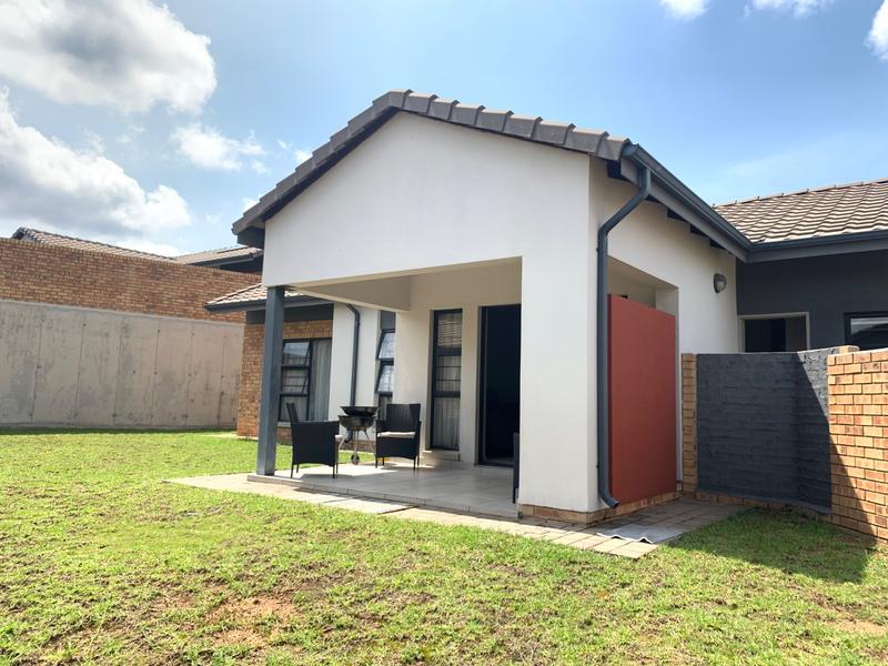 To Let 3 Bedroom Property for Rent in Amberfield Gauteng