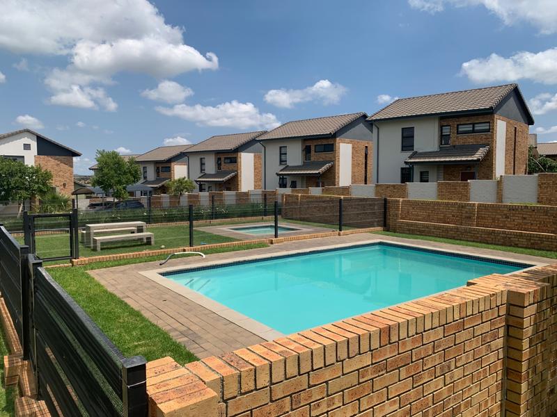 To Let 3 Bedroom Property for Rent in Amberfield Gauteng