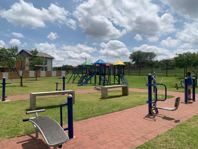 To Let 3 Bedroom Property for Rent in Amberfield Gauteng