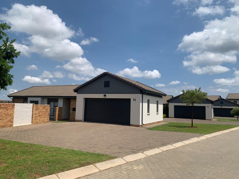 To Let 3 Bedroom Property for Rent in Amberfield Gauteng