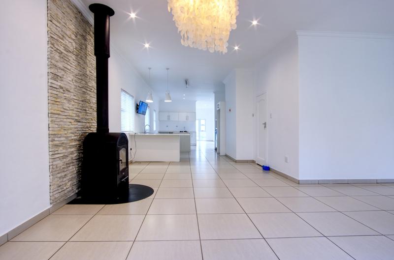 3 Bedroom Property for Sale in Linden Gauteng