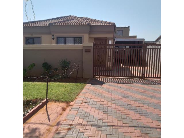 3 Bedroom Property for Sale in Protea Glen Gauteng