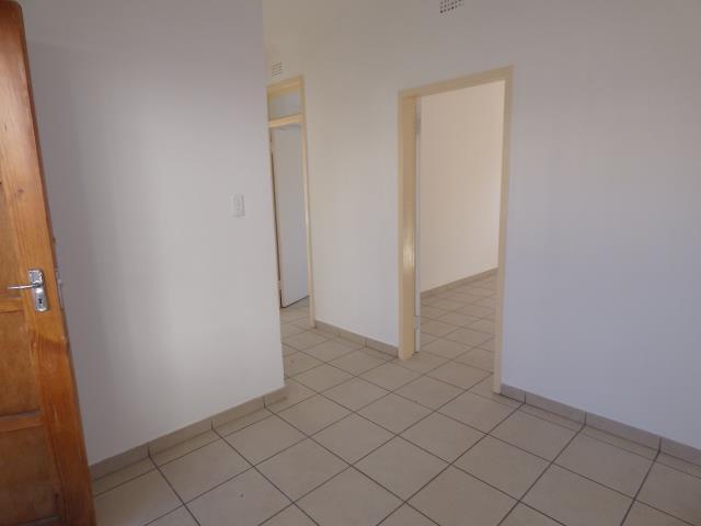 To Let 2 Bedroom Property for Rent in Rosettenville Gauteng
