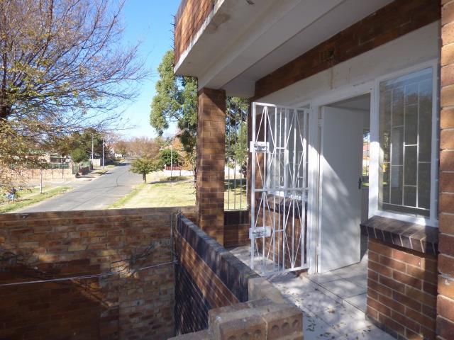 To Let 2 Bedroom Property for Rent in Rosettenville Gauteng