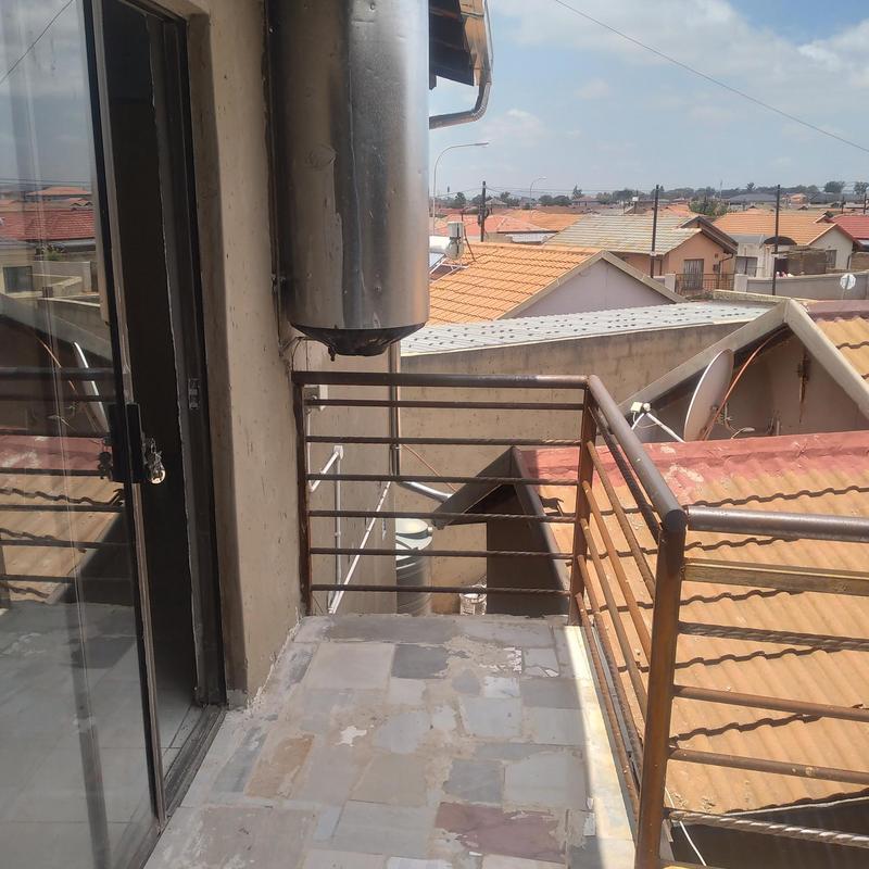 To Let 1 Bedroom Property for Rent in Protea Glen Gauteng