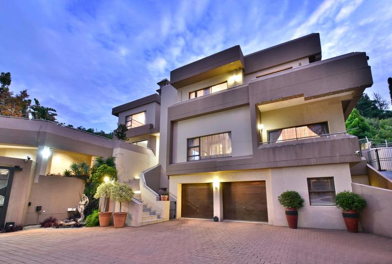 5 Bedroom Property for Sale in Glenvista Gauteng