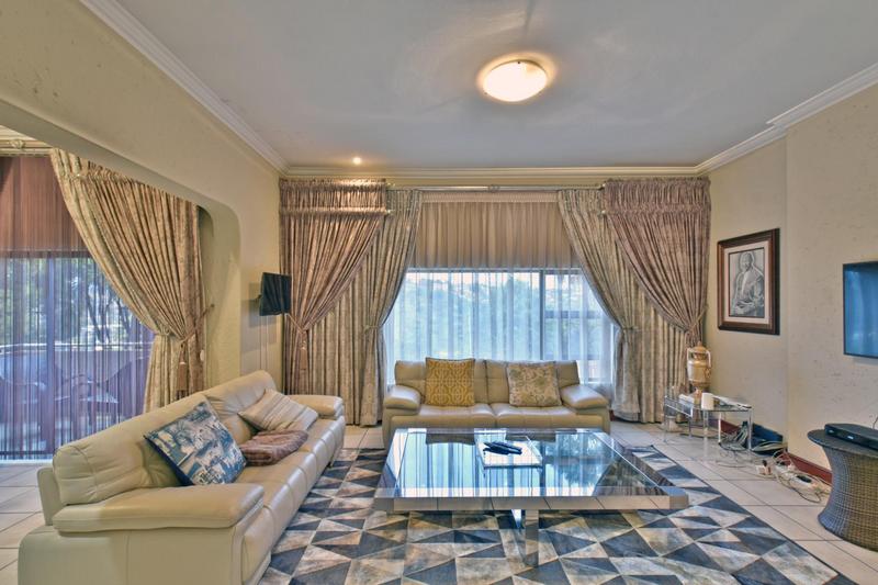 5 Bedroom Property for Sale in Glenvista Gauteng