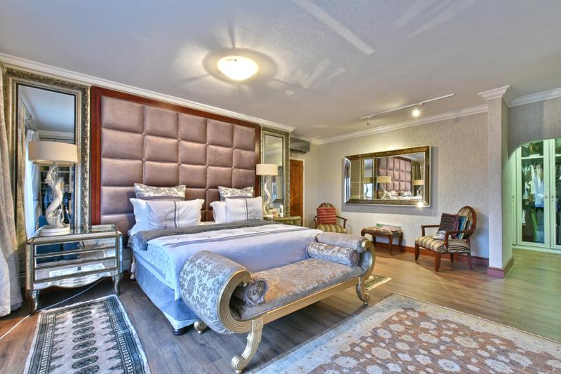 5 Bedroom Property for Sale in Glenvista Gauteng