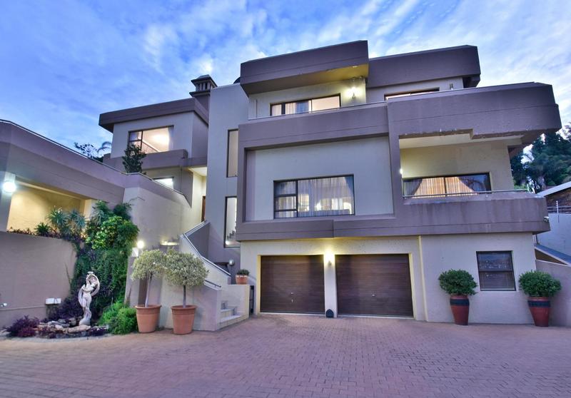 5 Bedroom Property for Sale in Glenvista Gauteng