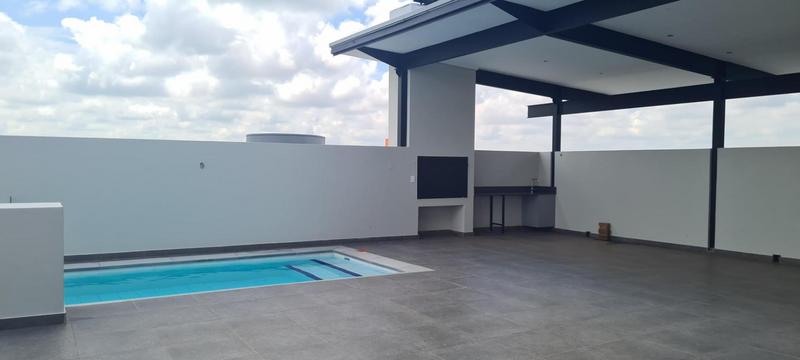 To Let 2 Bedroom Property for Rent in Midfield Estate Gauteng