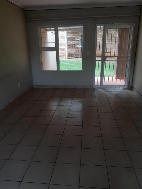 2 Bedroom Property for Sale in Meredale Gauteng