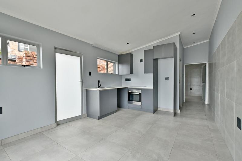 To Let 1 Bedroom Property for Rent in Glenvista Gauteng