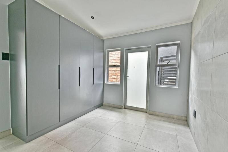 To Let 1 Bedroom Property for Rent in Glenvista Gauteng
